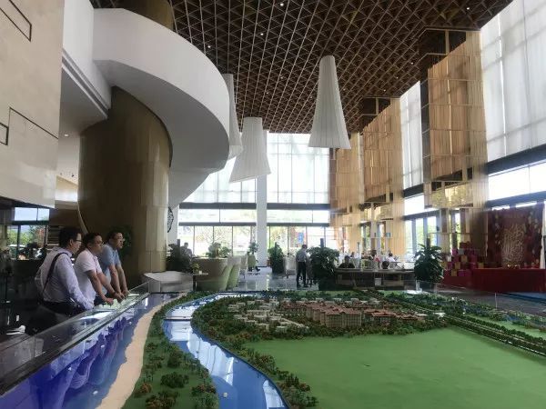 【業(yè)界要聞】一座島的狂歡：成為自貿(mào)區(qū)前后，海南發(fā)生了什么？